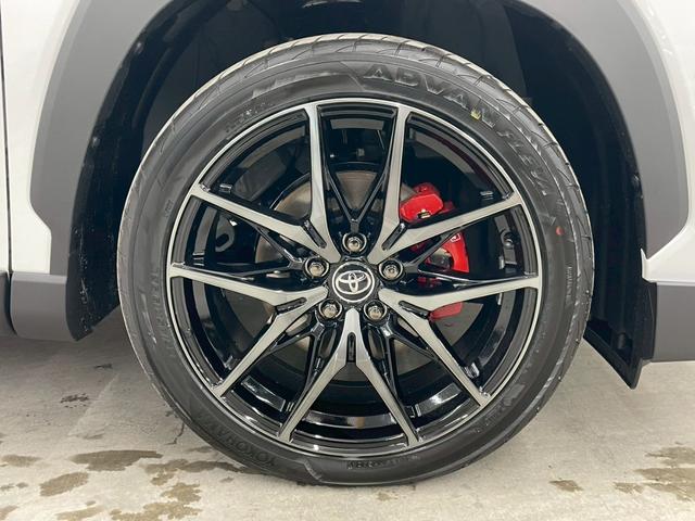 カローラクロス ＧＲスポーツ　４ＷＤ　後期型　登録済未使用車　寒冷地仕様　パノラマルーフ　１０．５インチ純正ナビ　フルセグＴＶ　Ｂｌｕｅｔｏｏｔｈ　アラウンドビューモニター　トヨタチームメイト　衝突被害軽減ブレーキ（41枚目）