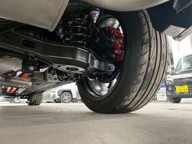 カローラクロス ＧＲスポーツ　４ＷＤ　後期型　登録済未使用車　寒冷地仕様　パノラマルーフ　１０．５インチ純正ナビ　フルセグＴＶ　Ｂｌｕｅｔｏｏｔｈ　アラウンドビューモニター　トヨタチームメイト　衝突被害軽減ブレーキ（44枚目）