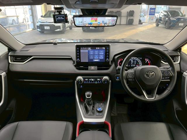ＲＡＶ４ アドベンチャー　オフロードパッケージ　４ＷＤ　純正１０．５インチナビ　アラウンドビューモニター　電動レザーシート　ＴＲＤフロントバンパーガーニッシュ　Ｂｕｌｅｔｏｏｔｈ　Ｄインナーミラー　衝突被害軽減ブレーキ　前後ドライブレコーダー（5枚目）