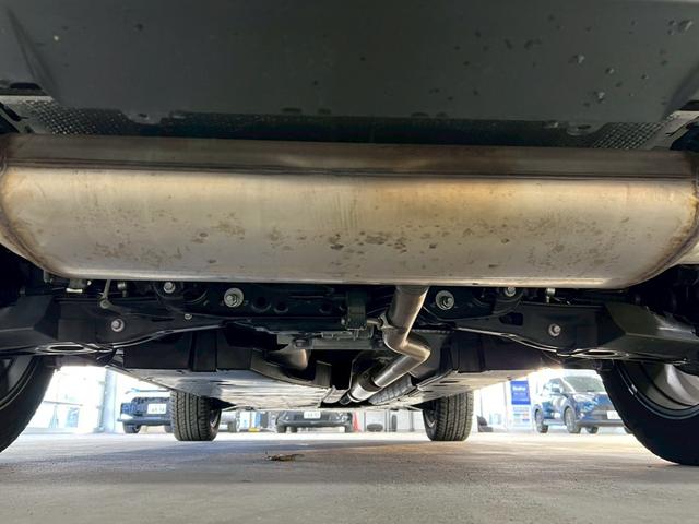 ＲＡＶ４ アドベンチャー　オフロードパッケージ　４ＷＤ　純正１０．５インチナビ　アラウンドビューモニター　電動レザーシート　ＴＲＤフロントバンパーガーニッシュ　Ｂｕｌｅｔｏｏｔｈ　Ｄインナーミラー　衝突被害軽減ブレーキ　前後ドライブレコーダー（6枚目）