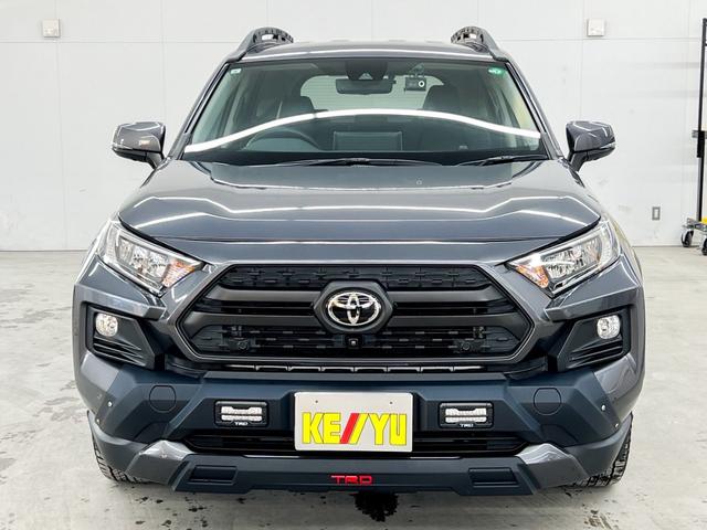 ＲＡＶ４ アドベンチャー　オフロードパッケージ　４ＷＤ　純正１０．５インチナビ　アラウンドビューモニター　電動レザーシート　ＴＲＤフロントバンパーガーニッシュ　Ｂｕｌｅｔｏｏｔｈ　Ｄインナーミラー　衝突被害軽減ブレーキ　前後ドライブレコーダー（9枚目）