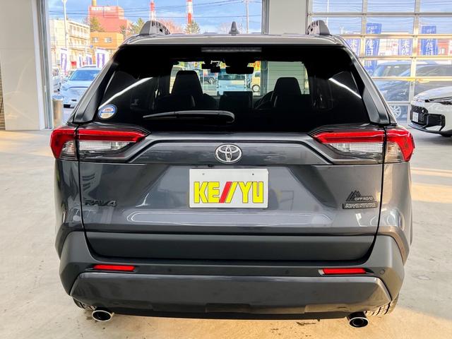 ＲＡＶ４ アドベンチャー　オフロードパッケージ　４ＷＤ　純正１０．５インチナビ　アラウンドビューモニター　電動レザーシート　ＴＲＤフロントバンパーガーニッシュ　Ｂｕｌｅｔｏｏｔｈ　Ｄインナーミラー　衝突被害軽減ブレーキ　前後ドライブレコーダー（10枚目）