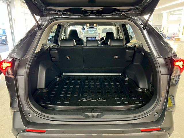 ＲＡＶ４ アドベンチャー　オフロードパッケージ　４ＷＤ　純正１０．５インチナビ　アラウンドビューモニター　電動レザーシート　ＴＲＤフロントバンパーガーニッシュ　Ｂｕｌｅｔｏｏｔｈ　Ｄインナーミラー　衝突被害軽減ブレーキ　前後ドライブレコーダー（20枚目）