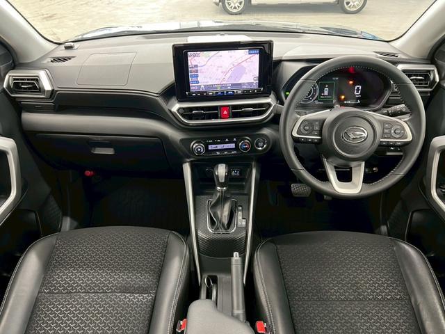 ロッキー プレミアム　４ＷＤ　寒冷地仕様　ＡＬＰＩＮＥ９インチナビ　アラウンドビューモニター　フルセグＴＶ　Ｂｕｌｅｔｏｏｔｈ　ハーフレザーシート　衝突被害軽減ブレーキ　レーンキープアシスト　ナビ連動ドライブレコーダー（5枚目）