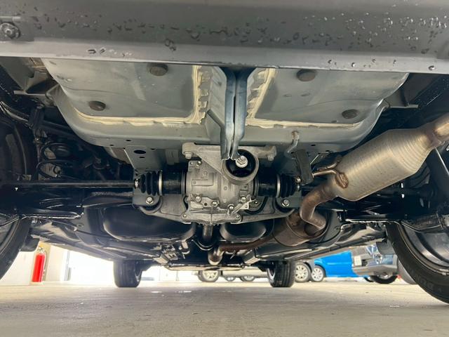 ロッキー プレミアム　４ＷＤ　寒冷地仕様　ＡＬＰＩＮＥ９インチナビ　アラウンドビューモニター　フルセグＴＶ　Ｂｕｌｅｔｏｏｔｈ　ハーフレザーシート　衝突被害軽減ブレーキ　レーンキープアシスト　ナビ連動ドライブレコーダー（6枚目）