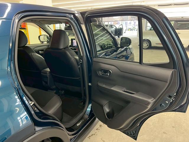 ロッキー プレミアム　４ＷＤ　寒冷地仕様　ＡＬＰＩＮＥ９インチナビ　アラウンドビューモニター　フルセグＴＶ　Ｂｕｌｅｔｏｏｔｈ　ハーフレザーシート　衝突被害軽減ブレーキ　レーンキープアシスト　ナビ連動ドライブレコーダー（18枚目）