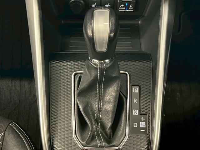 ロッキー プレミアム　４ＷＤ　寒冷地仕様　ＡＬＰＩＮＥ９インチナビ　アラウンドビューモニター　フルセグＴＶ　Ｂｕｌｅｔｏｏｔｈ　ハーフレザーシート　衝突被害軽減ブレーキ　レーンキープアシスト　ナビ連動ドライブレコーダー（33枚目）