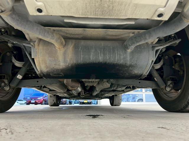 エクストレイル モード・プレミア　エマージェンシーブレーキパッケージ　４ＷＤ　純正ナビ　フルセグＴＶ　ＤＶＤ　Ｂｌｕｅｔｏｏｔｈ　衝突被害軽減ブレーキ　コーナーセンサー　デジタルインナーミラー　レザーシート　純正オーテックアルミ１８インチ　シートヒーター　ＥＴＣ　禁煙車（6枚目）