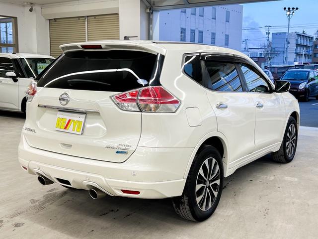 エクストレイル モード・プレミア　エマージェンシーブレーキパッケージ　４ＷＤ　純正ナビ　フルセグＴＶ　ＤＶＤ　Ｂｌｕｅｔｏｏｔｈ　衝突被害軽減ブレーキ　コーナーセンサー　デジタルインナーミラー　レザーシート　純正オーテックアルミ１８インチ　シートヒーター　ＥＴＣ　禁煙車（7枚目）