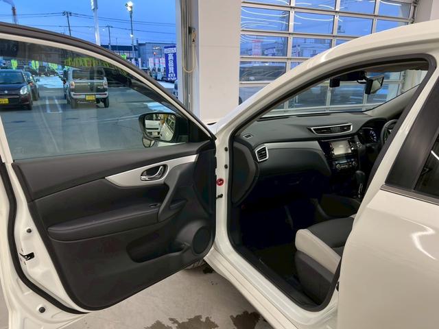 エクストレイル モード・プレミア　エマージェンシーブレーキパッケージ　４ＷＤ　純正ナビ　フルセグＴＶ　ＤＶＤ　Ｂｌｕｅｔｏｏｔｈ　衝突被害軽減ブレーキ　コーナーセンサー　デジタルインナーミラー　レザーシート　純正オーテックアルミ１８インチ　シートヒーター　ＥＴＣ　禁煙車（18枚目）