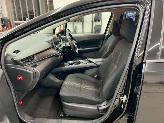 ノート Ｘ　ＦＯＵＲ　４ＷＤ　純正９インチナビ　アラウンドビューモニター　フルセグＴＶ　ＵＳＢ　ＨＤＭＩ　プロパイロット　衝突被害軽減ブレーキ　デジタルインナーミラー　ステアリングヒーター　シートヒーター　ＥＴＣ２．０（16枚目）