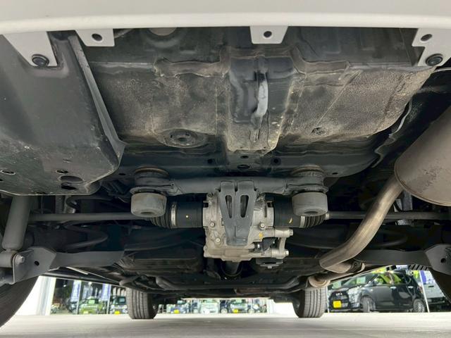 ヴェゼル Ｇ　４ＷＤ　寒冷地仕様　純正エンジンスターター　純正９インチナビ　フルセグＴＶ　Ｂｌｕｅｔｏｏｔｈ　バックカメラ　衝突被害軽減ブレーキ　シートヒーター　前後ドライブレコーダー　冬タイヤ付　ワンオーナー（6枚目）