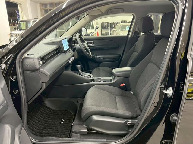 ヴェゼル Ｇ　４ＷＤ　寒冷地仕様　純正エンジンスターター　純正９インチナビ　フルセグＴＶ　Ｂｌｕｅｔｏｏｔｈ　バックカメラ　衝突被害軽減ブレーキ　シートヒーター　前後ドライブレコーダー　冬タイヤ付　ワンオーナー（16枚目）