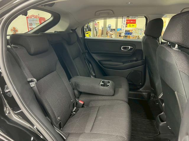 ヴェゼル Ｇ　４ＷＤ　寒冷地仕様　純正エンジンスターター　純正９インチナビ　フルセグＴＶ　Ｂｌｕｅｔｏｏｔｈ　バックカメラ　衝突被害軽減ブレーキ　シートヒーター　前後ドライブレコーダー　冬タイヤ付　ワンオーナー（19枚目）