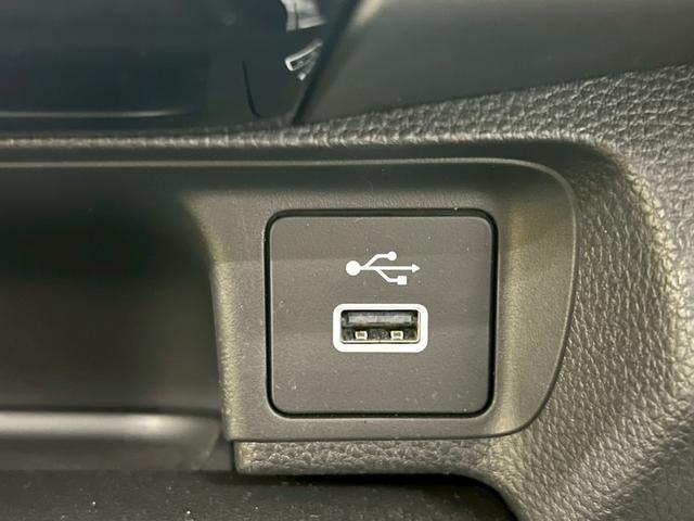 ヴェゼル Ｇ　４ＷＤ　寒冷地仕様　純正エンジンスターター　純正９インチナビ　フルセグＴＶ　Ｂｌｕｅｔｏｏｔｈ　バックカメラ　衝突被害軽減ブレーキ　シートヒーター　前後ドライブレコーダー　冬タイヤ付　ワンオーナー（38枚目）