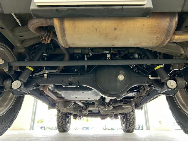 ジムニー ＸＣ　４ＷＤ　純正８インチナビ　フルセグＴＶ　Ｂｌｕｅｔｏｏｔｈ　ＣＤ　ＤＶＤ　クルーズコントロール　シートヒーター　衝突被害軽減ブレーキ　レーンキープアシスト　ドライブレコーダー　ＬＥＤヘッドライト（6枚目）