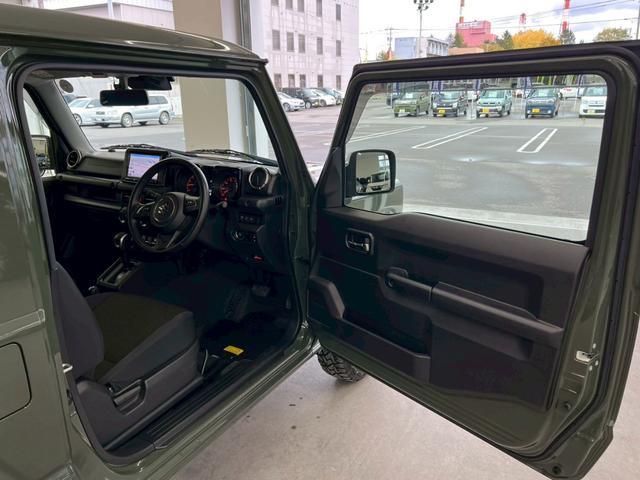 ジムニー ＸＣ　４ＷＤ　純正８インチナビ　フルセグＴＶ　Ｂｌｕｅｔｏｏｔｈ　ＣＤ　ＤＶＤ　クルーズコントロール　シートヒーター　衝突被害軽減ブレーキ　レーンキープアシスト　ドライブレコーダー　ＬＥＤヘッドライト（13枚目）
