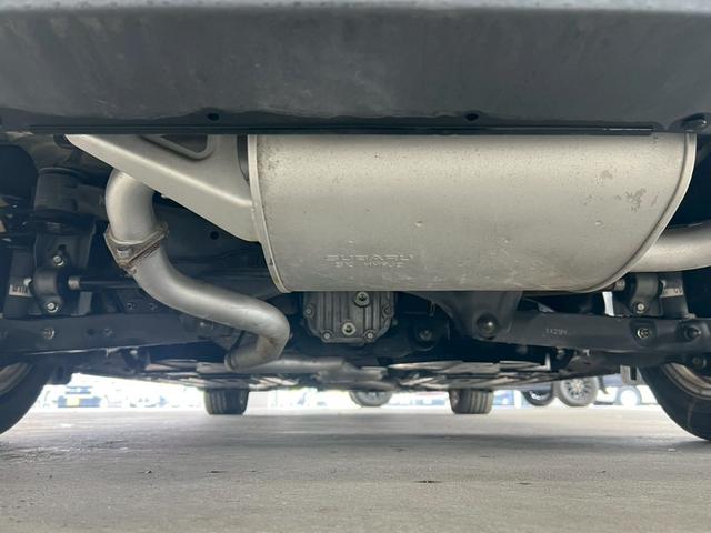 インプレッサスポーツ 2.0iアイサイト 4WD 寒冷地仕様 純正ナビ バックカメラ フルセグTV Buletooth DVD 衝突被害軽減ブレーキ レーンキープアシスト HIDヘッドライト ETC アイドリングストップ スペアキー 禁煙車(6枚目)