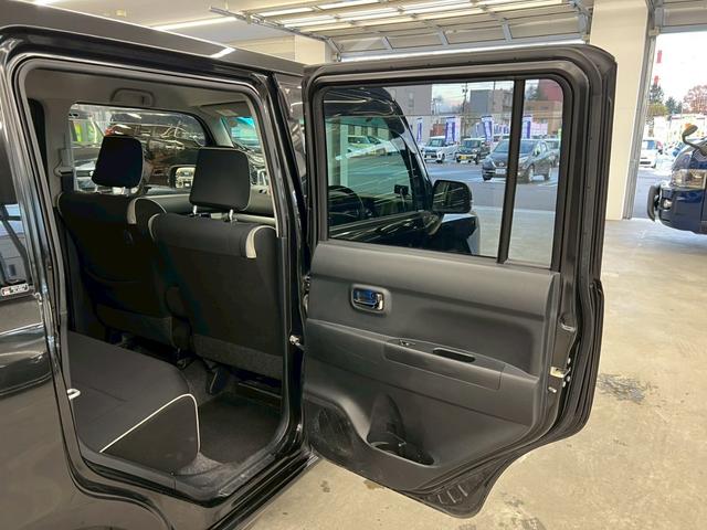 ムーヴコンテ カスタム X VS 4WD 純正エンジンスターター 冬タイヤアルミセット 社外ナビ フルセグTV Buletooth DVD アイドリングストップ 社外アルミホイール スマートキー 電動格納ミラー 保証書 オートエアコン(18枚目)