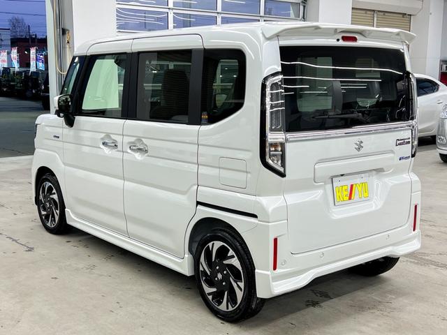 スペーシアカスタム ハイブリッドXSターボ 4WD 届出済未使用車 スズキコネクト対応純正9インチナビ アラウンドビューモニター フルセグTV Bluetooth 両側電動スライドドア シートヒーター 衝突被害軽減ブレーキ ステアリングヒーター(8枚目)