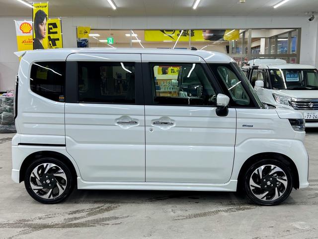 スペーシアカスタム ハイブリッドXSターボ 4WD 届出済未使用車 スズキコネクト対応純正9インチナビ アラウンドビューモニター フルセグTV Bluetooth 両側電動スライドドア シートヒーター 衝突被害軽減ブレーキ ステアリングヒーター(12枚目)