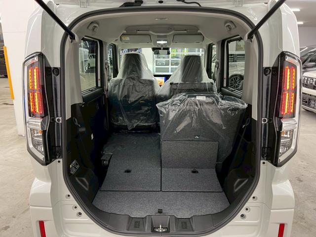 スペーシアカスタム ハイブリッドXSターボ 4WD 届出済未使用車 スズキコネクト対応純正9インチナビ アラウンドビューモニター フルセグTV Bluetooth 両側電動スライドドア シートヒーター 衝突被害軽減ブレーキ ステアリングヒーター(20枚目)