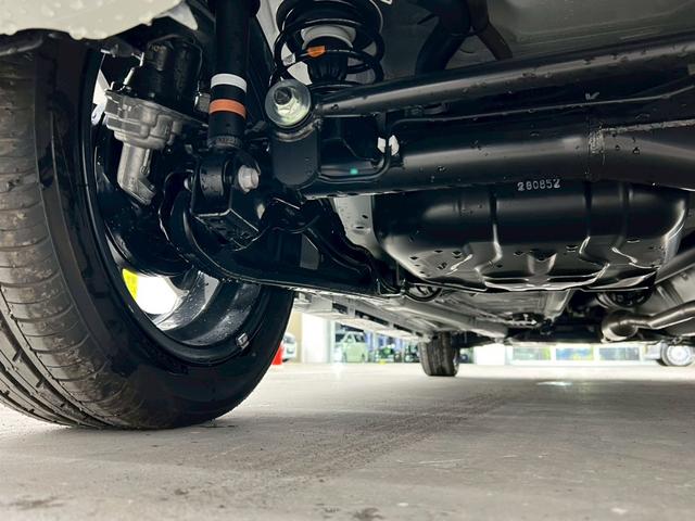 スペーシアカスタム ハイブリッドXSターボ 4WD 届出済未使用車 スズキコネクト対応純正9インチナビ アラウンドビューモニター フルセグTV Bluetooth 両側電動スライドドア シートヒーター 衝突被害軽減ブレーキ ステアリングヒーター(45枚目)