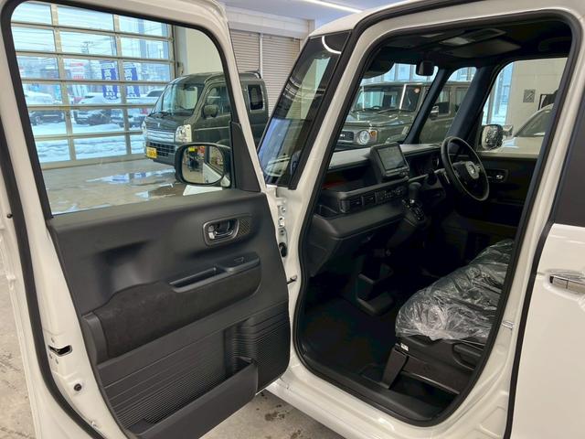 Ｎ－ＢＯＸカスタム ターボ　４ＷＤ　純正８インチナビ　バックカメラ　フルセグＴＶ　Ｂｕｌｅｔｏｏｔｈ　ＵＳＢ　両側電動スライドドア　ハーフレザーシート　衝突被害軽減ブレーキ　レーンキープアシスト　パドルシフト　届け出済み未使用車（15枚目）