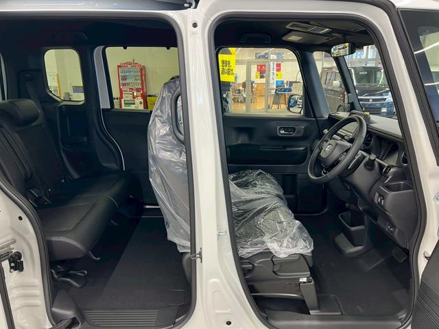 Ｎ－ＢＯＸカスタム ターボ　４ＷＤ　純正８インチナビ　バックカメラ　フルセグＴＶ　Ｂｕｌｅｔｏｏｔｈ　ＵＳＢ　両側電動スライドドア　ハーフレザーシート　衝突被害軽減ブレーキ　レーンキープアシスト　パドルシフト　届け出済み未使用車（18枚目）