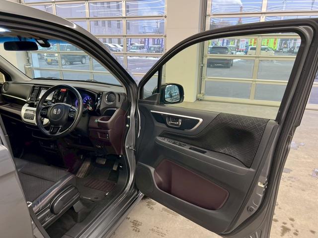 Ｎ－ＷＧＮカスタム Ｇ・ターボパッケージ　４ＷＤ　冬タイヤアルミセット　純正ディスプレイオーディオ　バックカメラ　Ｂｕｌｅｔｏｏｔｈ　ワンセグＴＶ　ＵＳＢ　ＣＤ　ハーフレザーシート　シートヒーター　ＨＩＤヘッドライト　クルーズコントロール（13枚目）