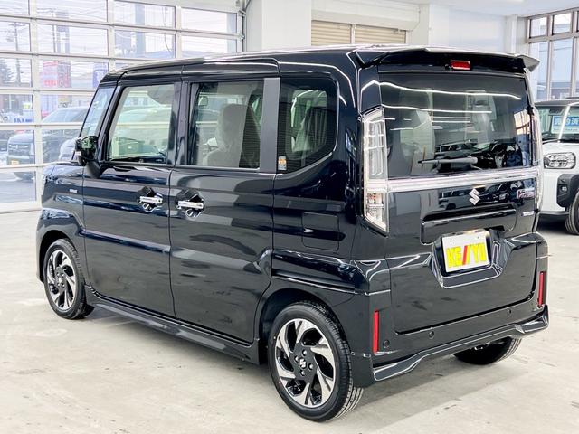 スペーシアカスタム ハイブリッドＸＳターボ　４ＷＤ　届出済未使用車　スズキコネクト対応純正９インチナビ　アラウンドビューモニター　フルセグＴＶ　Ｂｌｕｅｔｏｏｔｈ　両側電動スライドドア　シートヒーター　衝突被害軽減ブレーキ　ステアリングヒーター（8枚目）