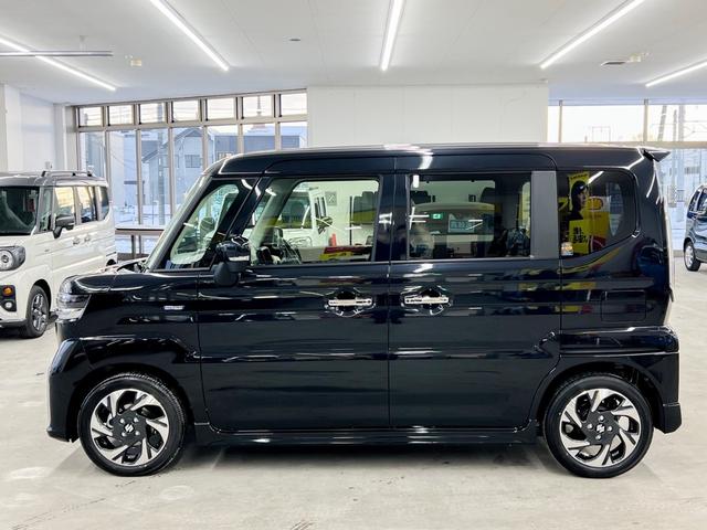 スペーシアカスタム ハイブリッドＸＳターボ　４ＷＤ　届出済未使用車　スズキコネクト対応純正９インチナビ　アラウンドビューモニター　フルセグＴＶ　Ｂｌｕｅｔｏｏｔｈ　両側電動スライドドア　シートヒーター　衝突被害軽減ブレーキ　ステアリングヒーター（11枚目）