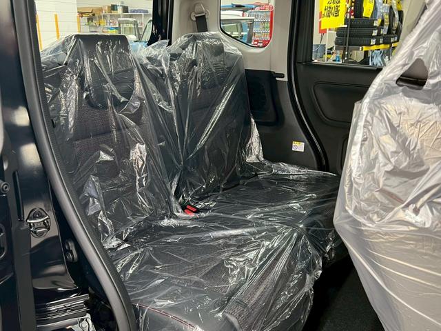 スペーシアカスタム ハイブリッドＸＳターボ　４ＷＤ　届出済未使用車　スズキコネクト対応純正９インチナビ　アラウンドビューモニター　フルセグＴＶ　Ｂｌｕｅｔｏｏｔｈ　両側電動スライドドア　シートヒーター　衝突被害軽減ブレーキ　ステアリングヒーター（19枚目）