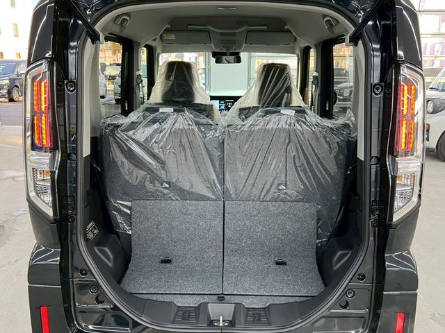 スペーシアカスタム ハイブリッドＸＳターボ　４ＷＤ　届出済未使用車　スズキコネクト対応純正９インチナビ　アラウンドビューモニター　フルセグＴＶ　Ｂｌｕｅｔｏｏｔｈ　両側電動スライドドア　シートヒーター　衝突被害軽減ブレーキ　ステアリングヒーター（20枚目）