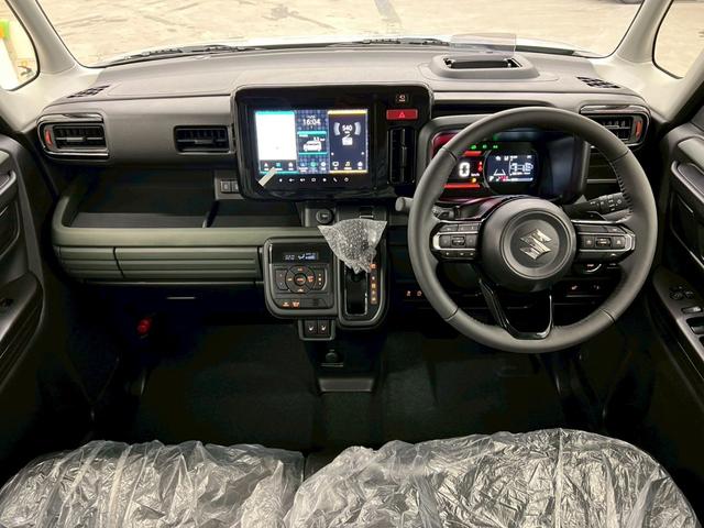 スペーシアギア ハイブリッドＸＺ　ターボ　４ＷＤ　届出済未使用車　スズキコネクト対応純正９インチナビ　アラウンドビューモニター　フルセグＴＶ　Ｂｌｕｅｔｏｏｔｈ　両側電動スライドドア　シートヒーター　衝突被害軽減ブレーキ　ステアリングヒーター（5枚目）