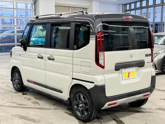 スペーシアギア ハイブリッドＸＺ　ターボ　４ＷＤ　届出済未使用車　スズキコネクト対応純正９インチナビ　アラウンドビューモニター　フルセグＴＶ　Ｂｌｕｅｔｏｏｔｈ　両側電動スライドドア　シートヒーター　衝突被害軽減ブレーキ　ステアリングヒーター（8枚目）