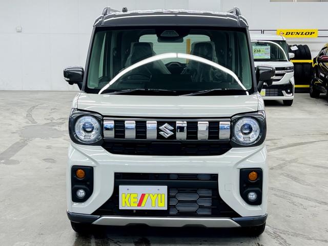 スペーシアギア ハイブリッドＸＺ　ターボ　４ＷＤ　届出済未使用車　スズキコネクト対応純正９インチナビ　アラウンドビューモニター　フルセグＴＶ　Ｂｌｕｅｔｏｏｔｈ　両側電動スライドドア　シートヒーター　衝突被害軽減ブレーキ　ステアリングヒーター（9枚目）