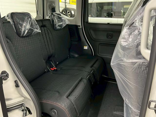 スペーシアギア ハイブリッドＸＺ　ターボ　４ＷＤ　届出済未使用車　スズキコネクト対応純正９インチナビ　アラウンドビューモニター　フルセグＴＶ　Ｂｌｕｅｔｏｏｔｈ　両側電動スライドドア　シートヒーター　衝突被害軽減ブレーキ　ステアリングヒーター（19枚目）