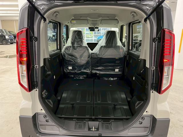 スペーシアギア ハイブリッドＸＺ　ターボ　４ＷＤ　届出済未使用車　スズキコネクト対応純正９インチナビ　アラウンドビューモニター　フルセグＴＶ　Ｂｌｕｅｔｏｏｔｈ　両側電動スライドドア　シートヒーター　衝突被害軽減ブレーキ　ステアリングヒーター（22枚目）