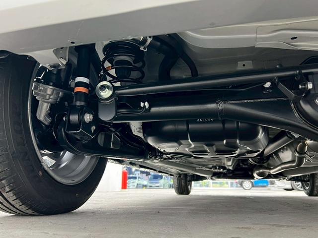 スペーシアギア ハイブリッドＸＺ　ターボ　４ＷＤ　届出済未使用車　スズキコネクト対応純正９インチナビ　アラウンドビューモニター　フルセグＴＶ　Ｂｌｕｅｔｏｏｔｈ　両側電動スライドドア　シートヒーター　衝突被害軽減ブレーキ　ステアリングヒーター（45枚目）