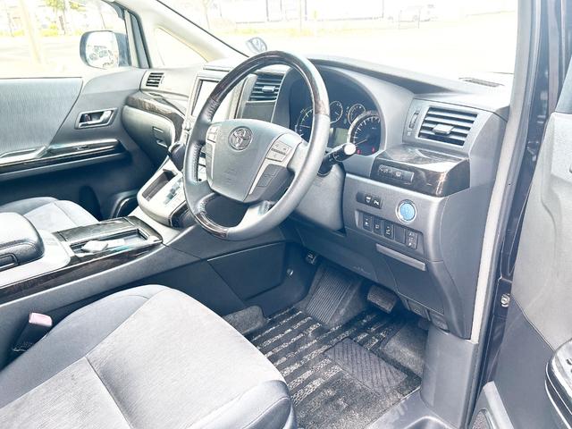 ヴェルファイアハイブリッド ＺＲ　４ＷＤ　本州仕入　ダブルサンルーフ　両側パワースライドドア　メーカーナビ　後席モニターフルセグＴＶ　バックカメラ　パワーバックドア　パワーシート　オットマンシート　１００Ｖ電源　クルーズコントロール（7枚目）