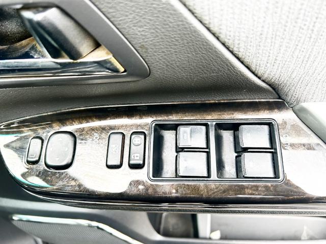 ヴェルファイアハイブリッド ＺＲ　４ＷＤ　本州仕入　ダブルサンルーフ　両側パワースライドドア　メーカーナビ　後席モニターフルセグＴＶ　バックカメラ　パワーバックドア　パワーシート　オットマンシート　１００Ｖ電源　クルーズコントロール（51枚目）