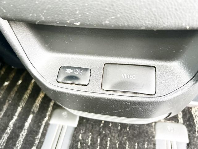 ヴェルファイアハイブリッド ＺＲ　４ＷＤ　本州仕入　ダブルサンルーフ　両側パワースライドドア　メーカーナビ　後席モニターフルセグＴＶ　バックカメラ　パワーバックドア　パワーシート　オットマンシート　１００Ｖ電源　クルーズコントロール（58枚目）