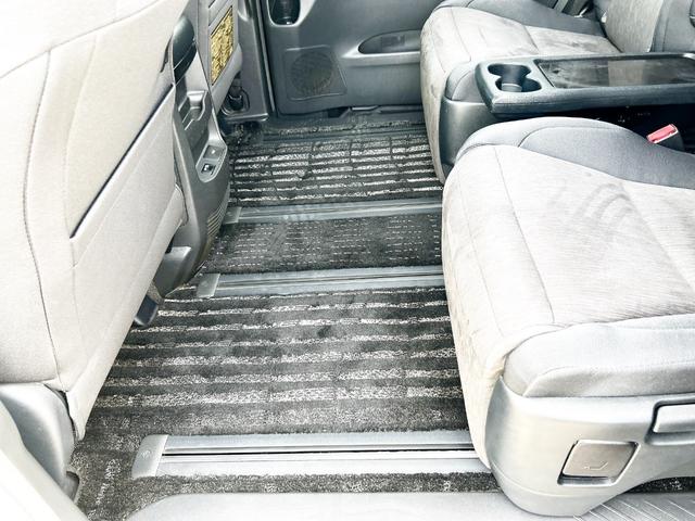 ヴェルファイアハイブリッド ＺＲ　４ＷＤ　本州仕入　ダブルサンルーフ　両側パワースライドドア　メーカーナビ　後席モニターフルセグＴＶ　バックカメラ　パワーバックドア　パワーシート　オットマンシート　１００Ｖ電源　クルーズコントロール（70枚目）