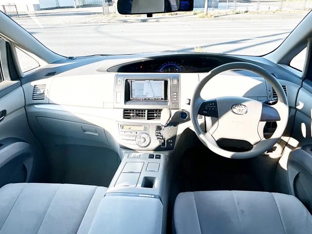 エスティマハイブリッド Ｘ　４ＷＤ　パワースライドドア　プッシュスタート　スマートキー　社外ナビ　フルセグＴＶ　オットマンシート　純正アルミ　純正ＨＩＤ　純正フォグランプ　ＥＴＣ　クルーズコントロール　１００Ｖ電源　ドラレコ（6枚目）