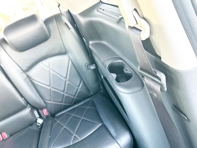 エルグランド ２５０ハイウェイスタープレミアムアーバンクロム　４ＷＤ　ワンオーナー　両側パワースライドドア　メーカーナビ　アラウンドビューモニター　後席モニター　本革シート　パワーバックドア　フルセグＴＶ　エンジンスターター　ＬＥＤヘッドライト　クルコン（55枚目）