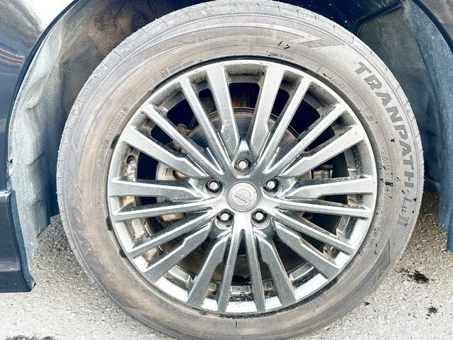 エルグランド ２５０ハイウェイスタープレミアムアーバンクロム　４ＷＤ　ワンオーナー　両側パワースライドドア　メーカーナビ　アラウンドビューモニター　後席モニター　本革シート　パワーバックドア　フルセグＴＶ　エンジンスターター　ＬＥＤヘッドライト　クルコン（69枚目）
