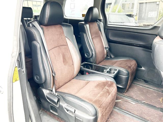 アルファード ２４０Ｓ　タイプゴールドＩＩ　４ＷＤ　本州仕入　両側パワースライドドア　パワーバックドア　メーカーＨＤＤナビ　フルセグＴＶ　後席モニター　ハーフレザーシート　純正アルミ　バックカメラ　ＥＴＣ　純正ドライブレコーダー　スマートキー（14枚目）
