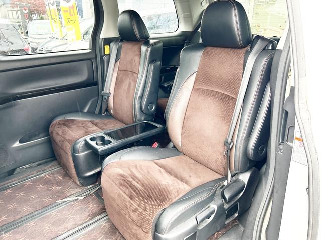 アルファード ２４０Ｓ　タイプゴールドＩＩ　４ＷＤ　本州仕入　両側パワースライドドア　パワーバックドア　メーカーＨＤＤナビ　フルセグＴＶ　後席モニター　ハーフレザーシート　純正アルミ　バックカメラ　ＥＴＣ　純正ドライブレコーダー　スマートキー（18枚目）