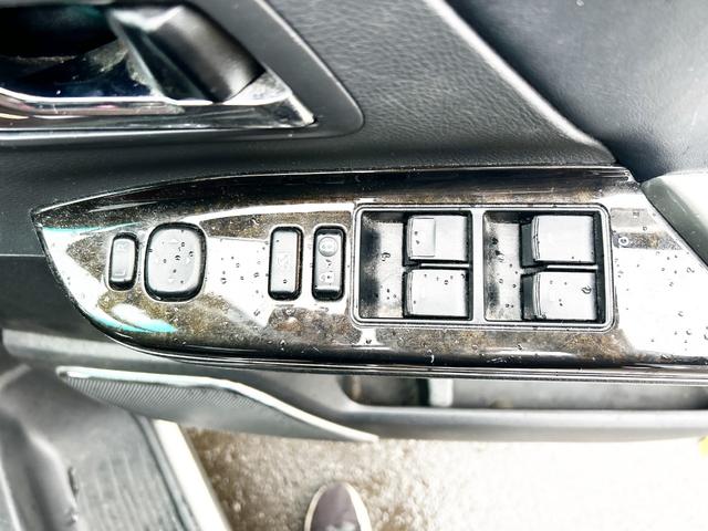 アルファード ２４０Ｓ　タイプゴールドＩＩ　４ＷＤ　本州仕入　両側パワースライドドア　パワーバックドア　メーカーＨＤＤナビ　フルセグＴＶ　後席モニター　ハーフレザーシート　純正アルミ　バックカメラ　ＥＴＣ　純正ドライブレコーダー　スマートキー（43枚目）